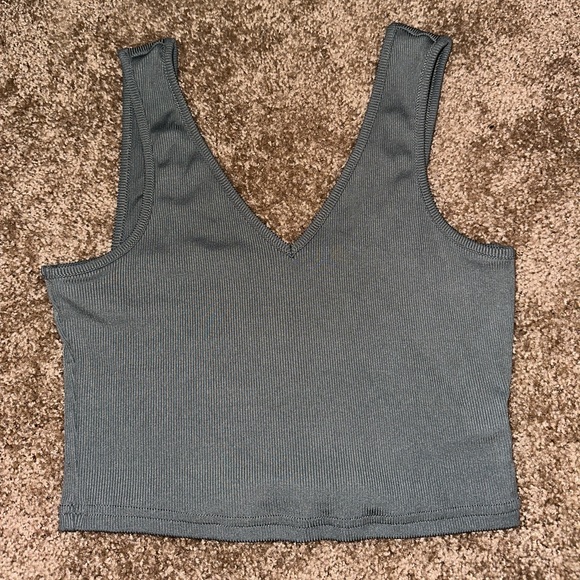 Cropped tank - Picture 1 of 2